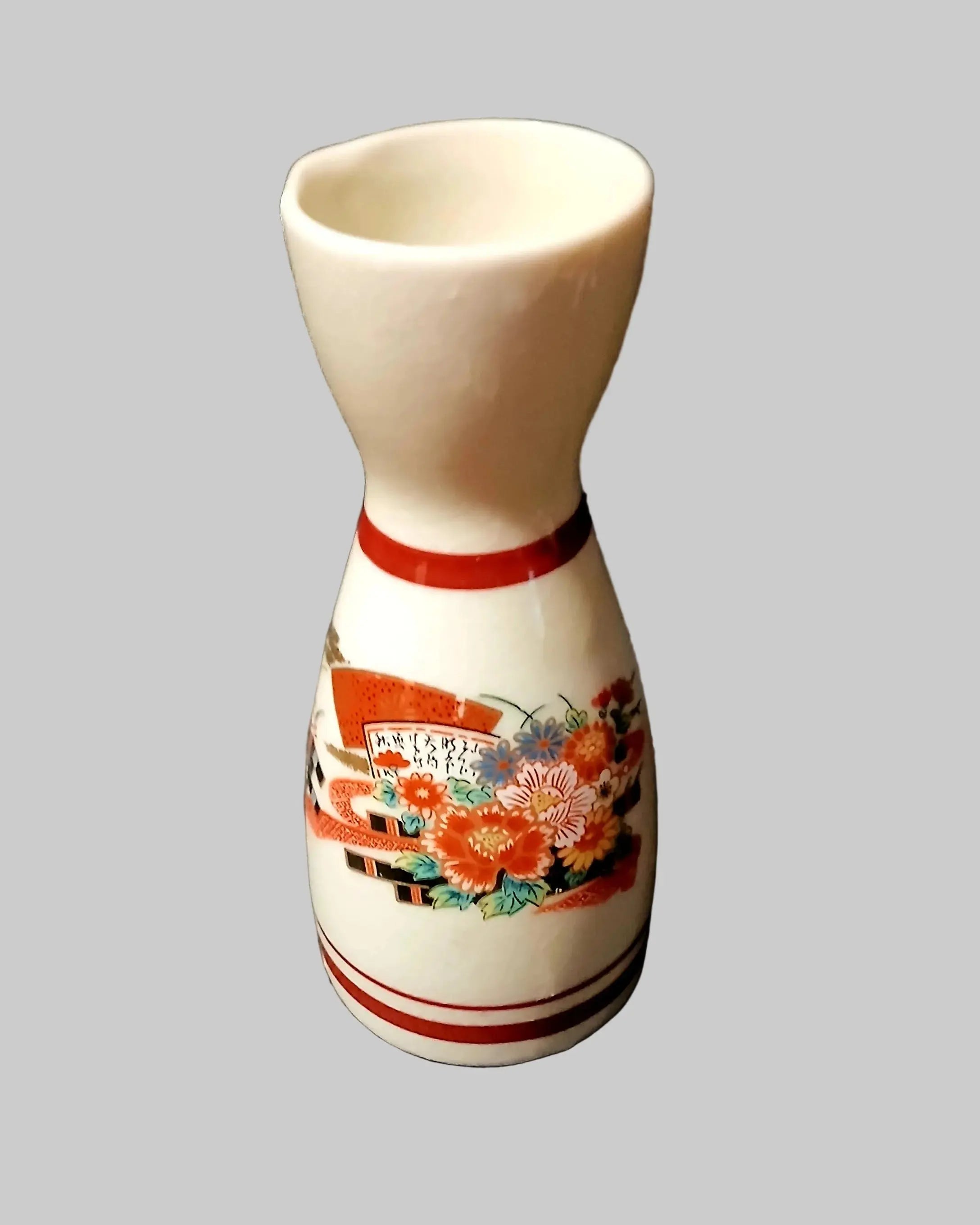 Vintage Signed Biho Kutani Sake Set | Kinrande Gold | Chrysanthemum & Lily | 1950s–60s Vintage Craze