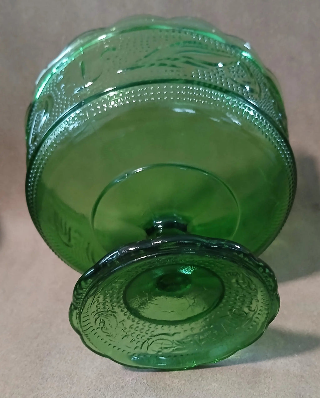 E.O. Brody Emerald Green Pedestal Compote – Swirl Pattern, 1950s–1960s Cleveland Glass E.O. Brody Company