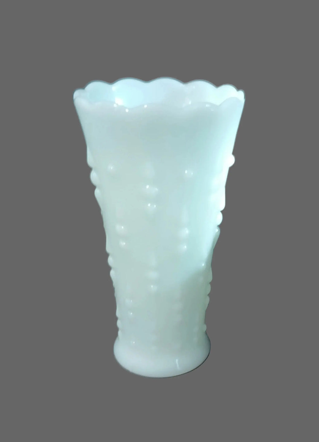 Anchor Hocking Milk Glass Vase – Teardrop & Pearl, Scalloped Edges, 1940s–1960s Anchor Hocking