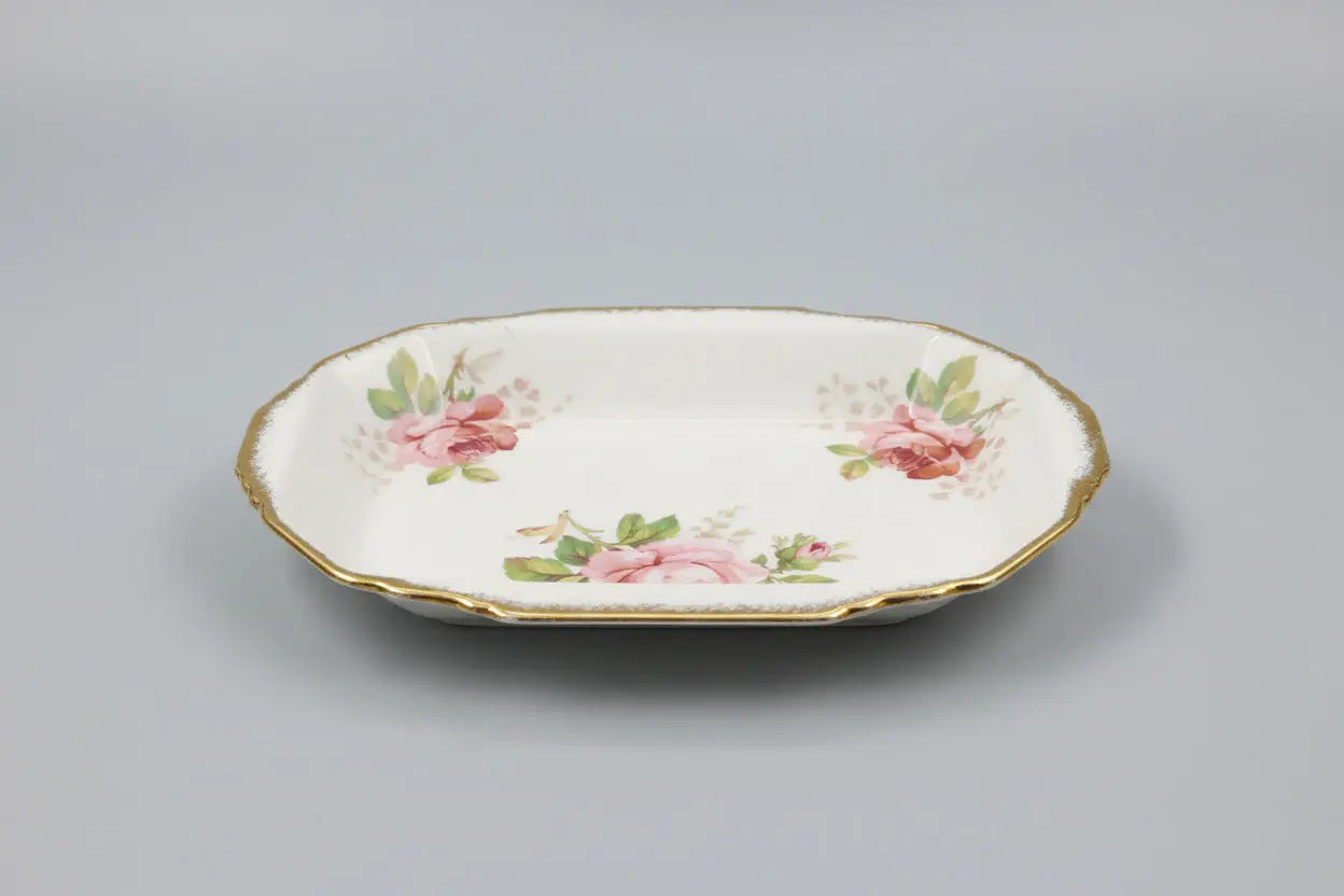 Royal Albert American Beauty Creamer Plate – Vintage English Bone China, 1954–1981 Royal Albert