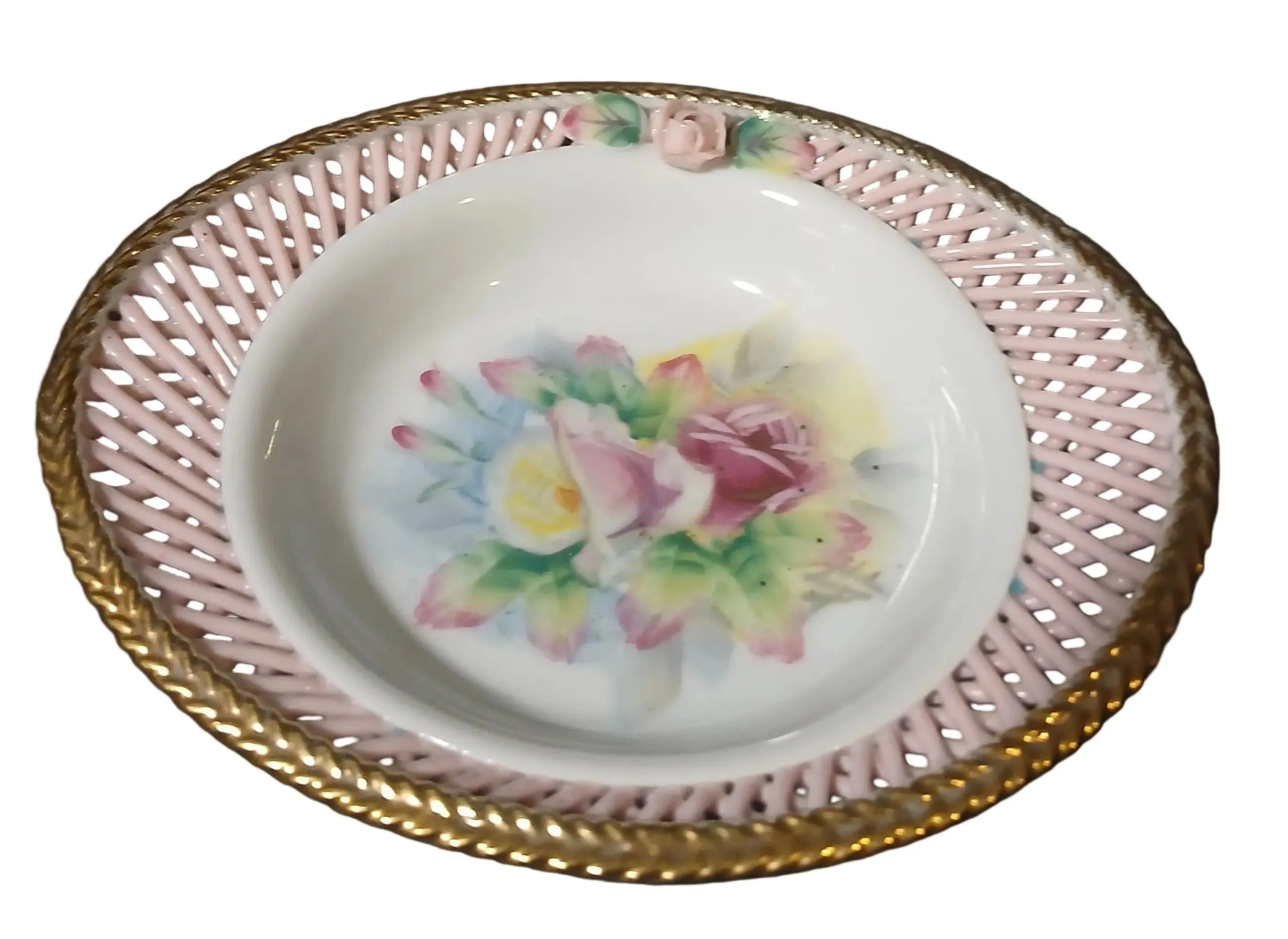 Kasuga Ware Lattice Rose Porcelain Dish – Gold Trim, 1950s–1960s Japanese Ceramics Kasuga Ware