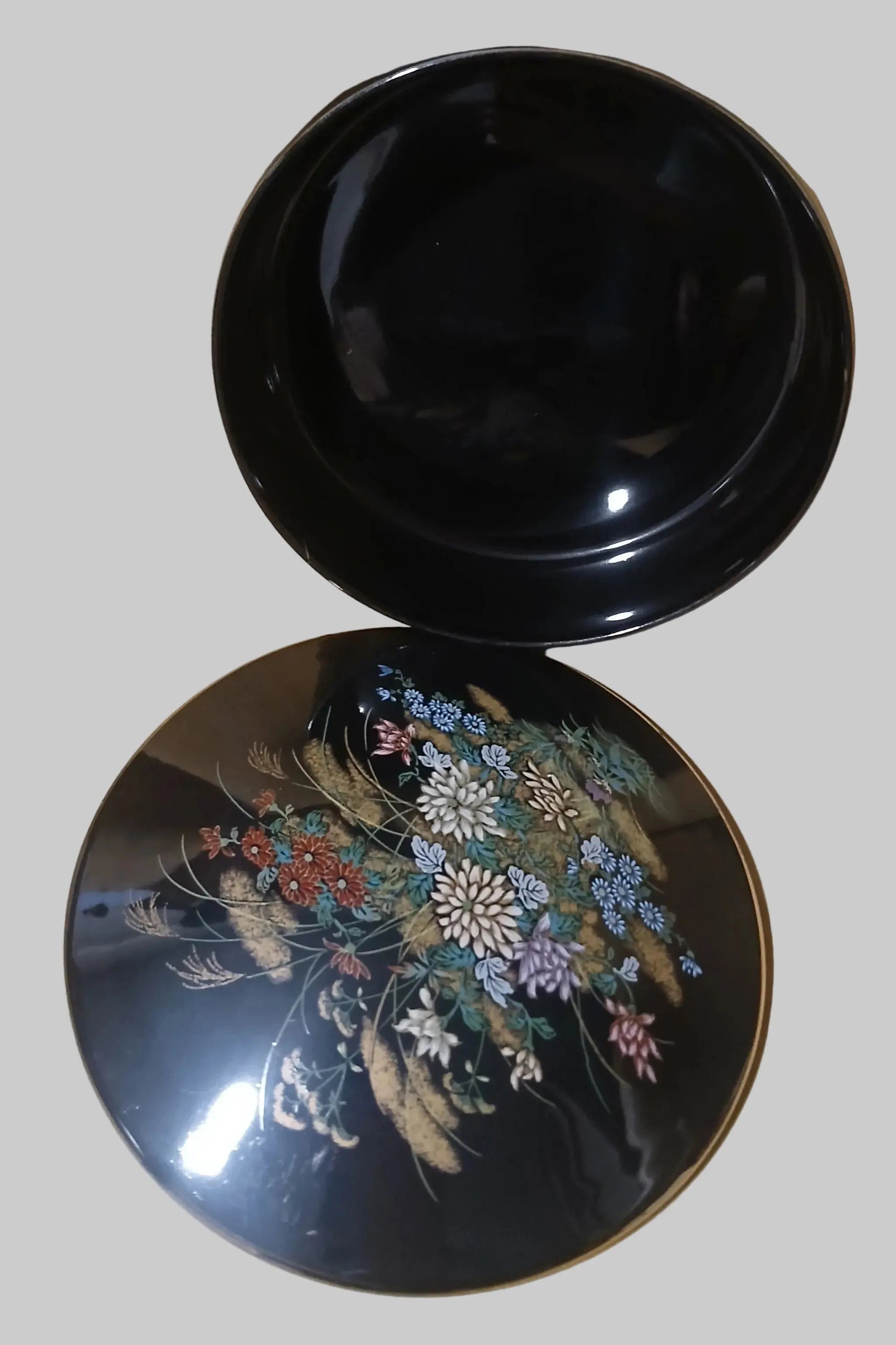 Imperial Kiku Japanese Porcelain Trinket Box – Black, Chrysanthemum & Gold, 1950s–1970s Imperial Kiku