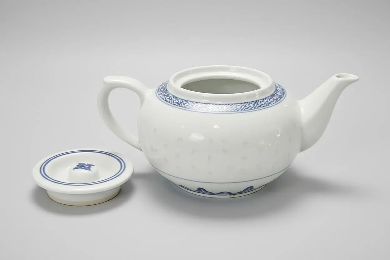 Vintage Chinese Rice Grain Porcelain Teapot – Cobalt Blue, Jingdezhen (1970s–1980s) Vintage Craze