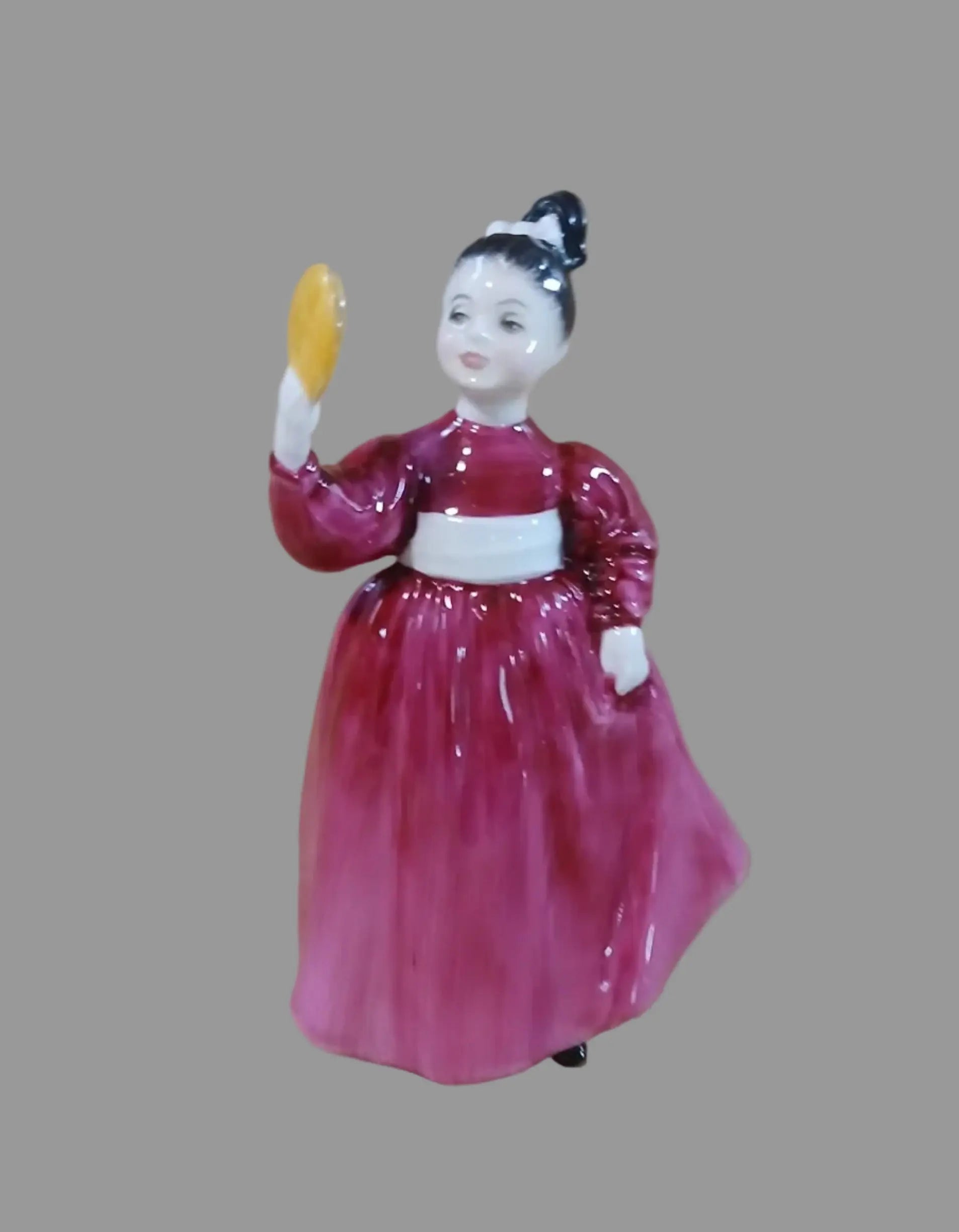 Royal Doulton Vanity Girl Porcelain Figurine HN 2475 – Peggy Davies Royal Doulton