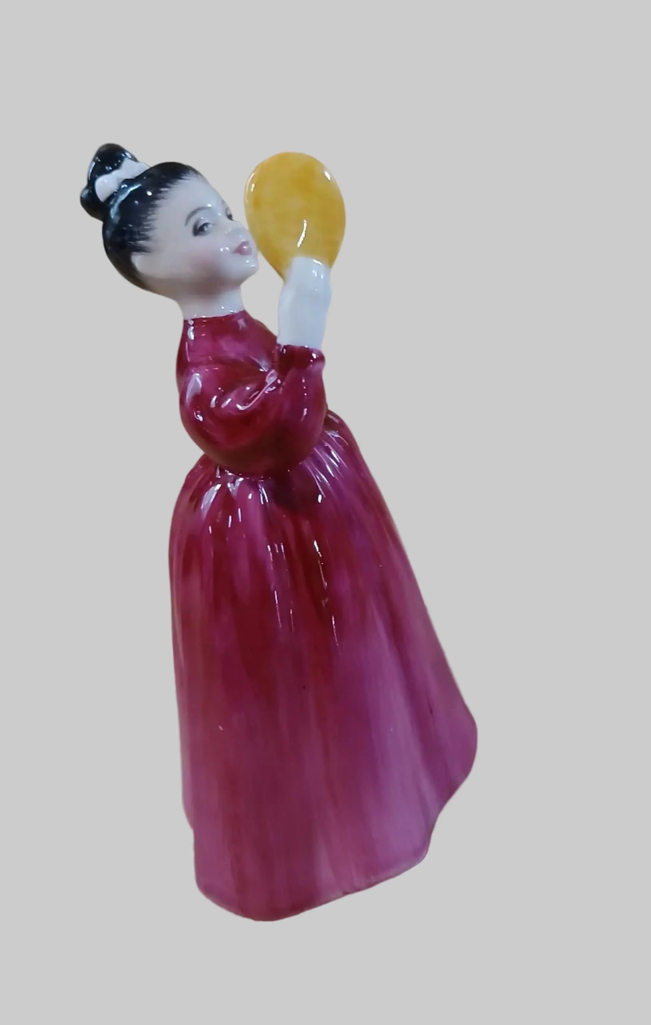Royal Doulton Vanity Girl Porcelain Figurine HN 2475 – Peggy Davies Royal Doulton