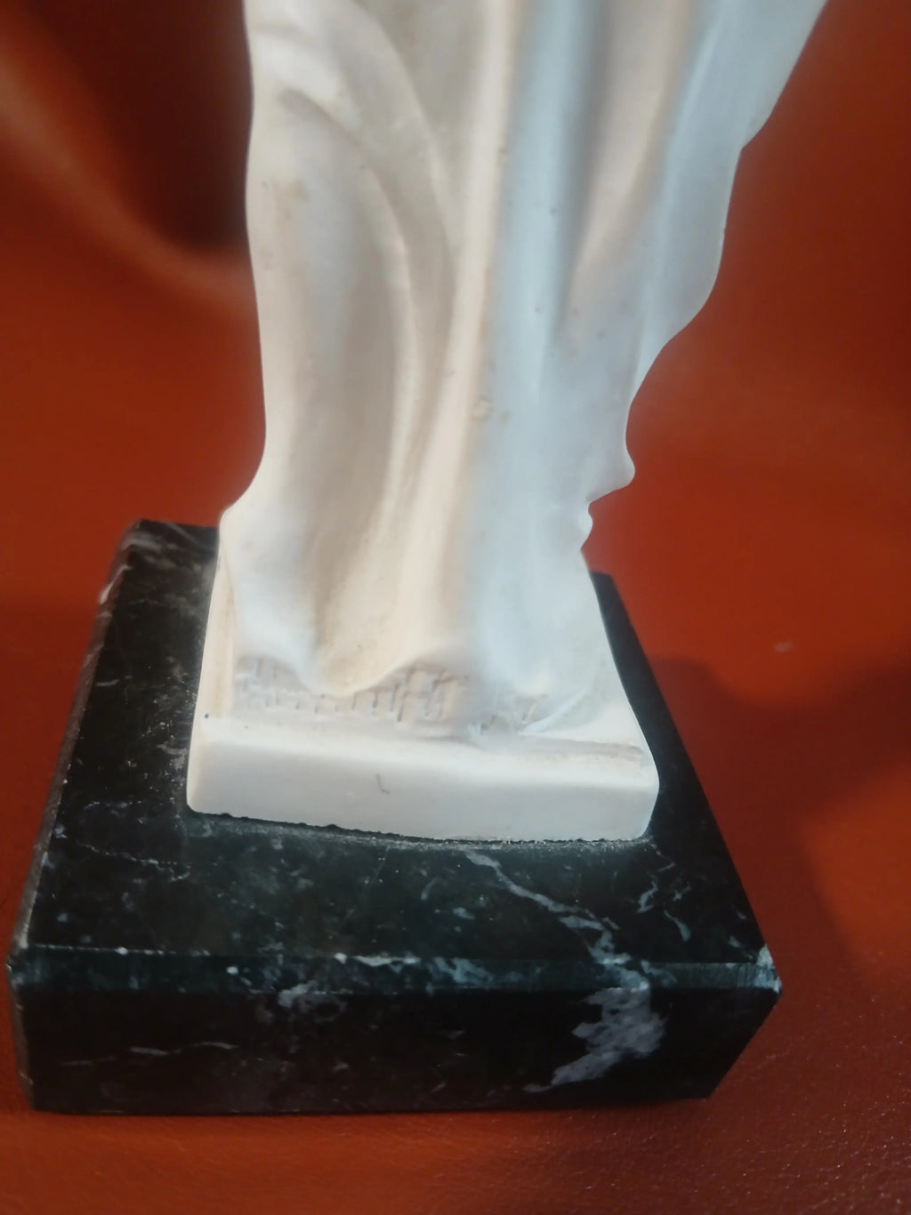 Vintage Santini Venus de Milo Sculpture | Alabaster Composite | Italy, 1950s Vintage Craze